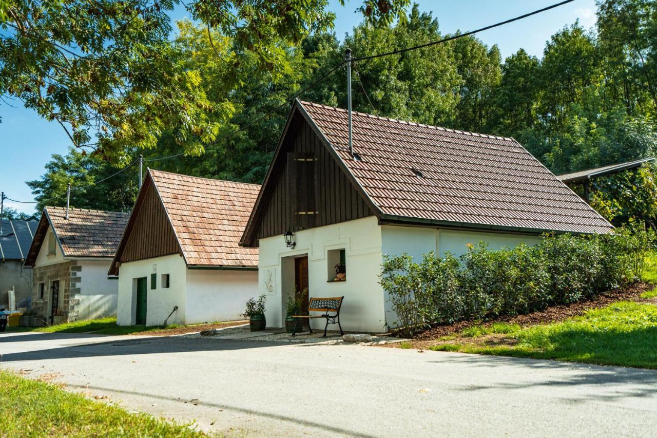 Winzerhof Kuessler - Weinviertel Hotel Stillfried Exterior photo