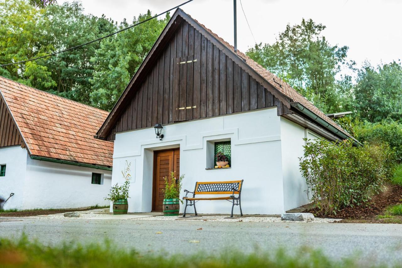 Winzerhof Kuessler - Weinviertel Hotel Stillfried Exterior photo