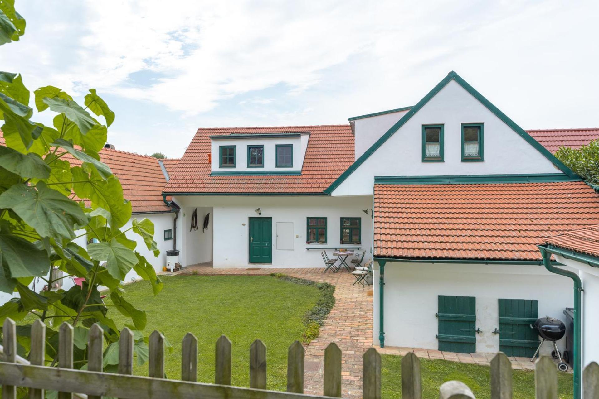 Winzerhof Kuessler - Weinviertel Hotel Stillfried Exterior photo