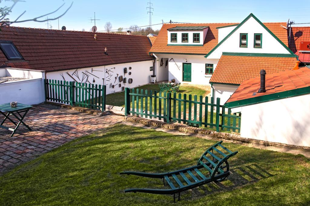 Winzerhof Kuessler - Weinviertel Hotel Stillfried Exterior photo